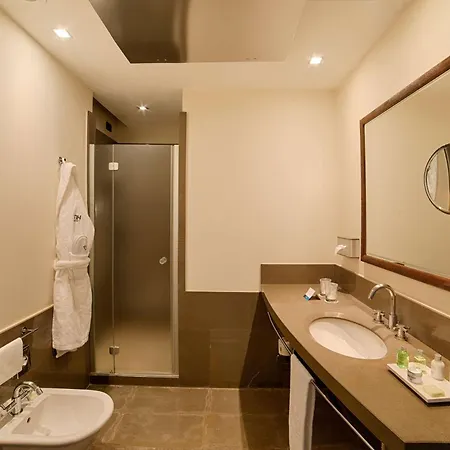 Hotel Nh 4*
